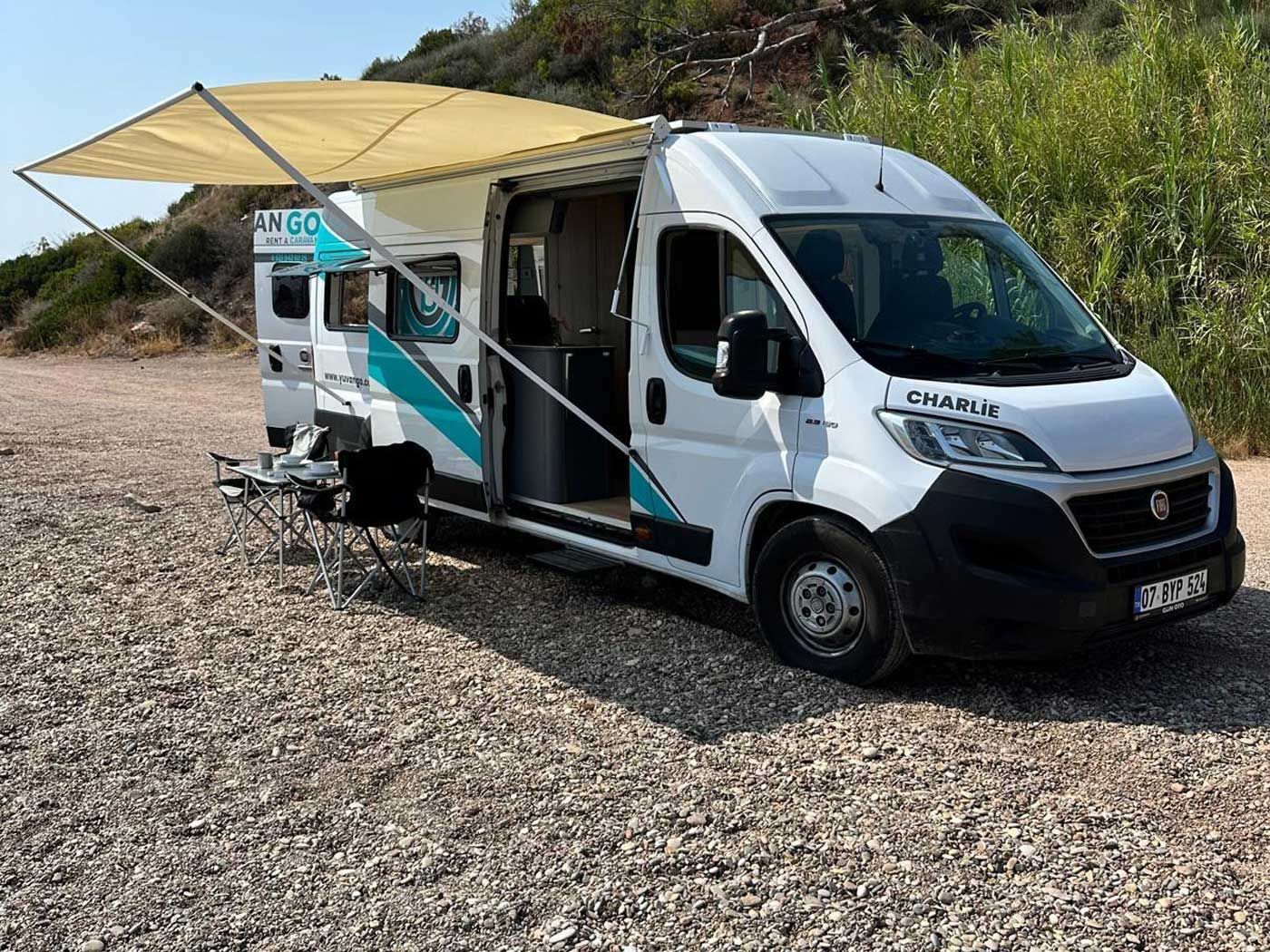 CHARLIE Karavan